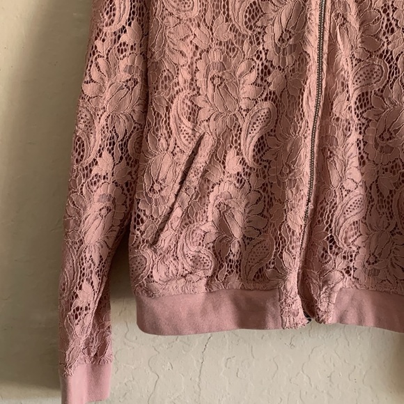 Torrid Dusty Pink Lace Bomber Jacket Size 00 (M10) - Picture 4 of 8